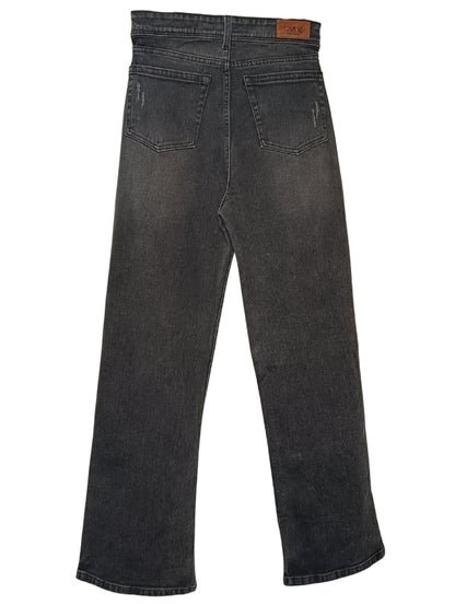 Women’s straight fit jean