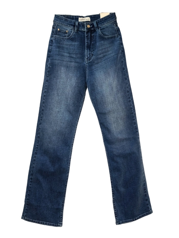 Women’s straight fit jean