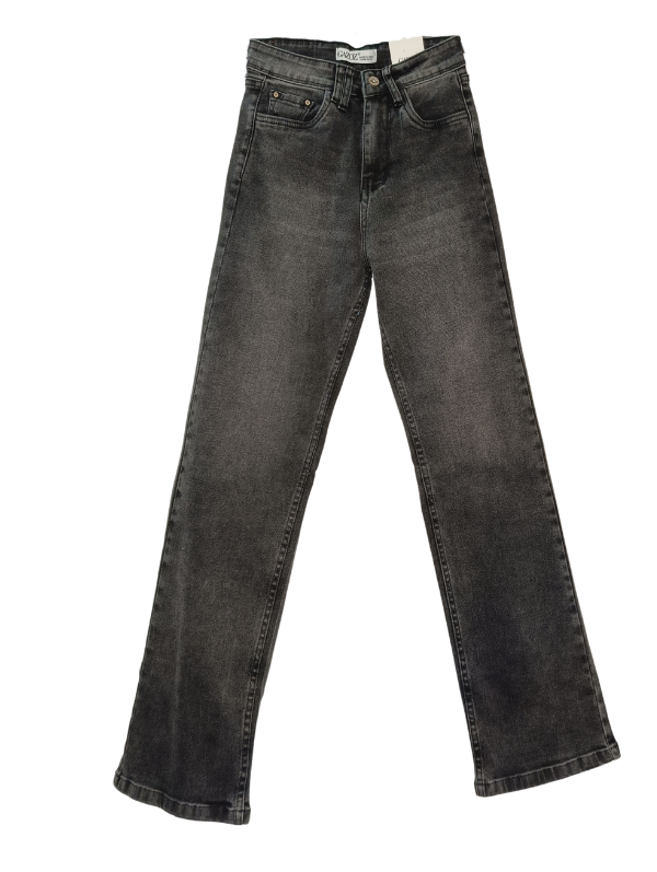 Women straight fit jean