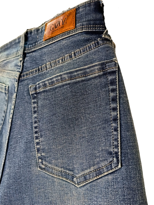 Women’s straight fit jean