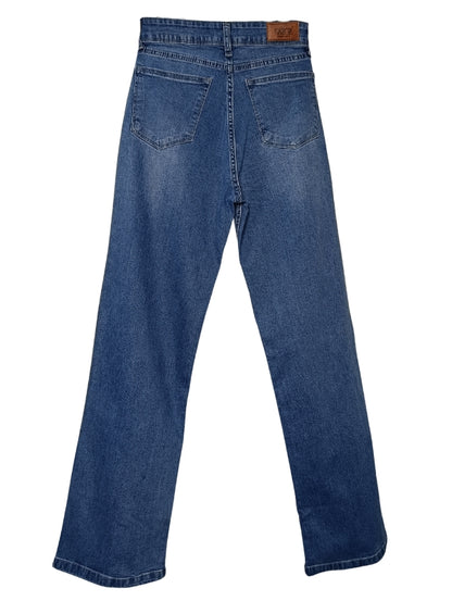 Women’s straight fit jean