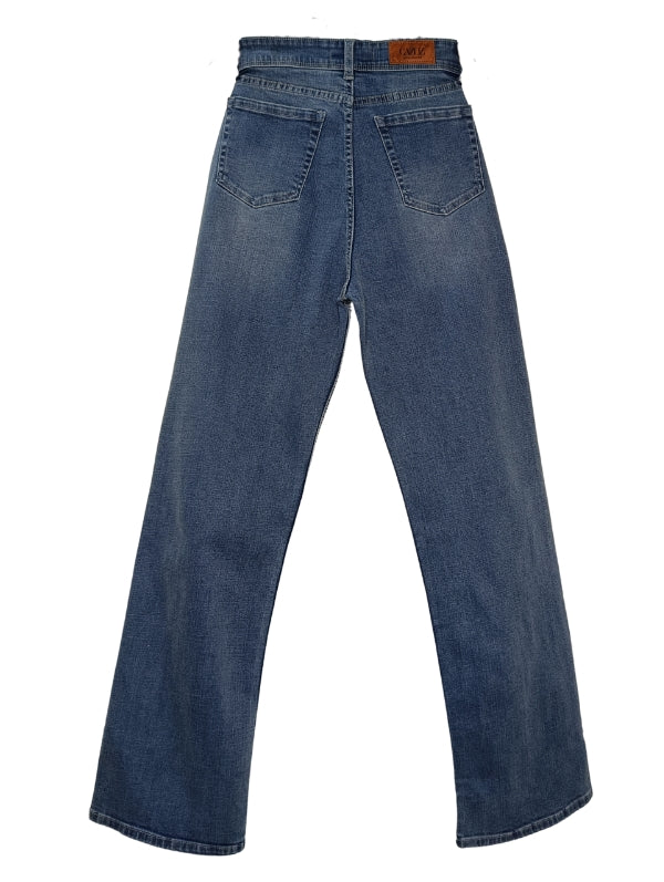Women’s straight fit jean
