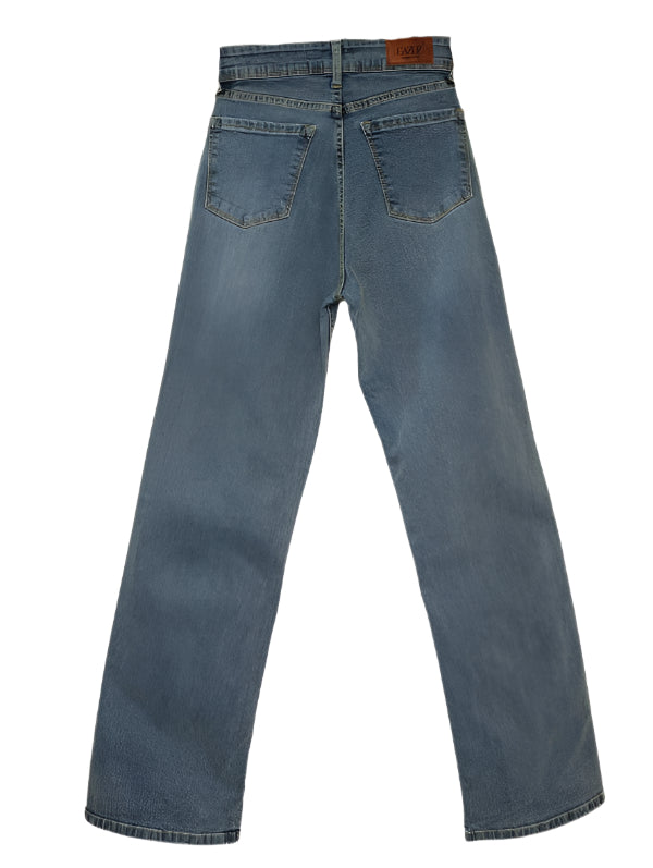 Women’s straight fit jean