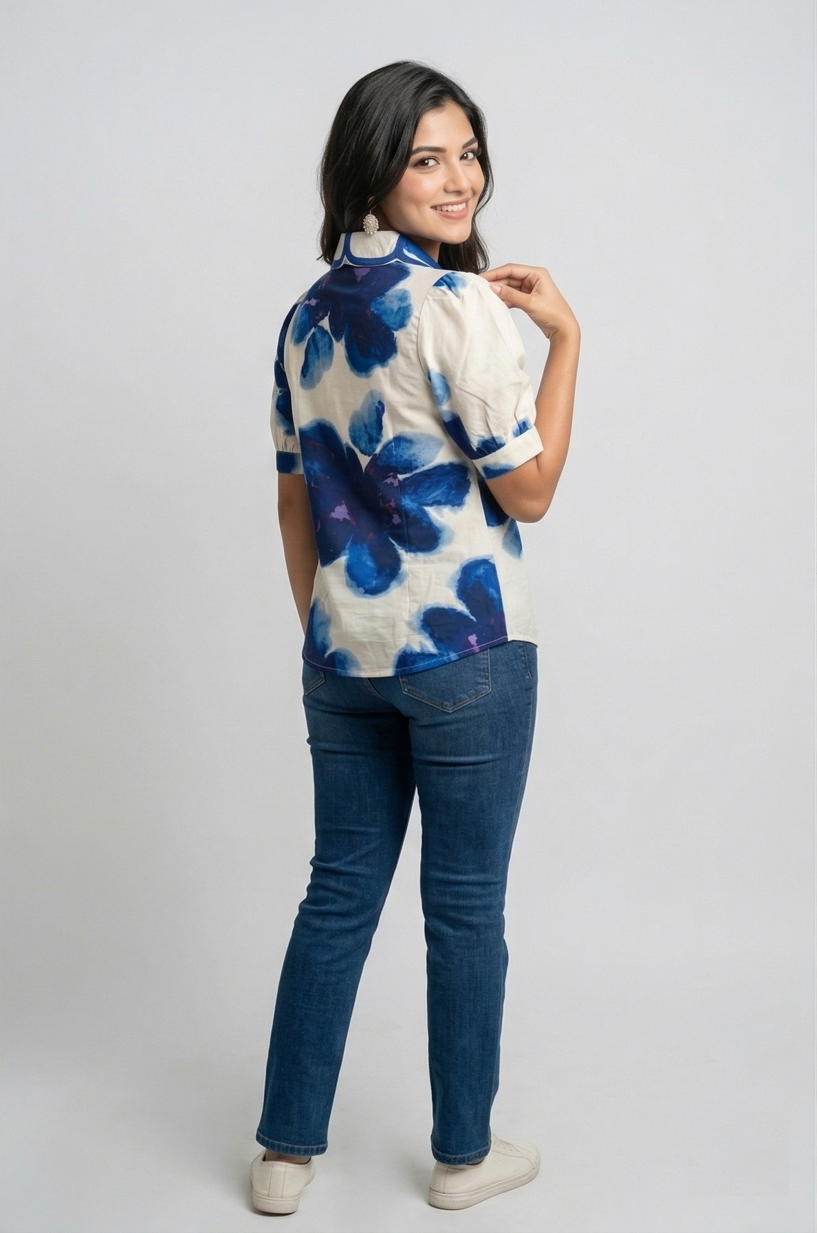 SHECZZAR WOMEN's Top