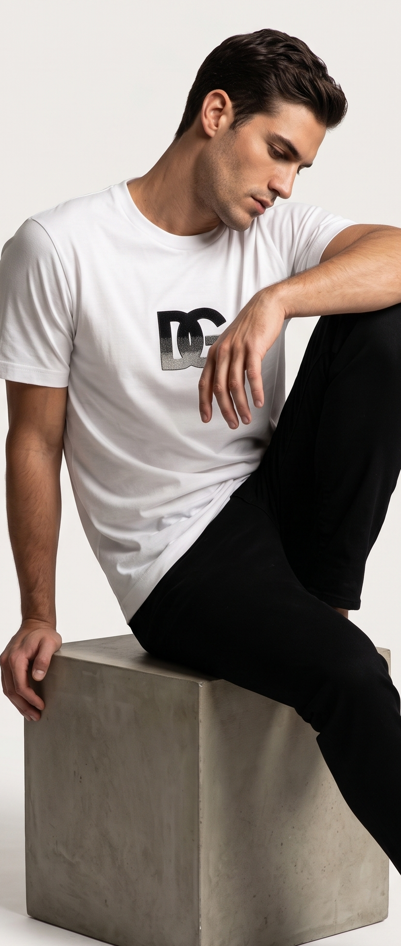 BRANDED MEN's T-SHIRT