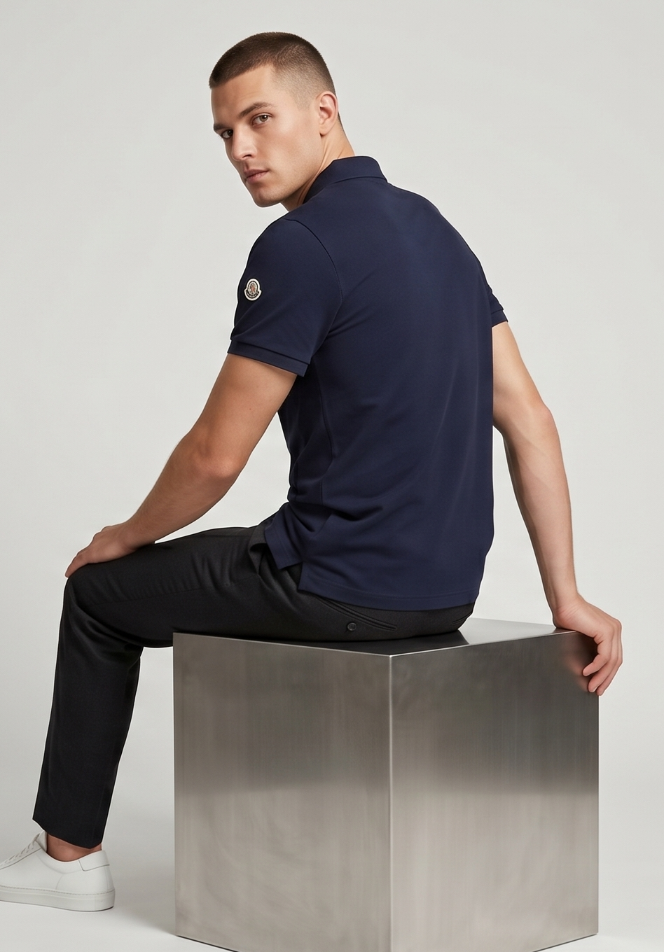 BRANDED MEN's T-SHIRT