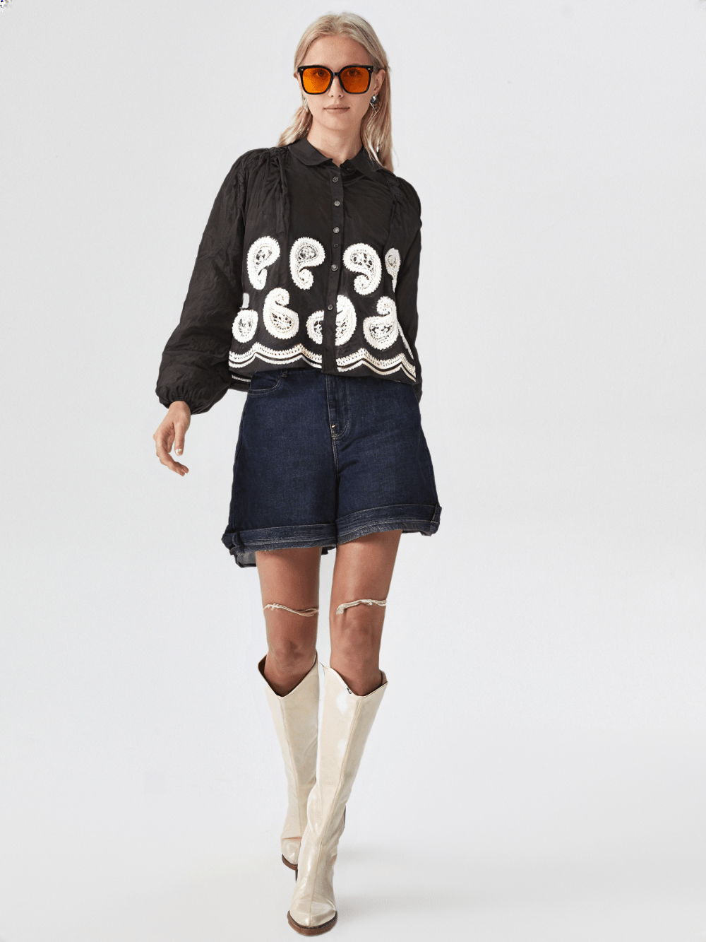 Women's button-up shirt with an elegant bohemian touch Shirt