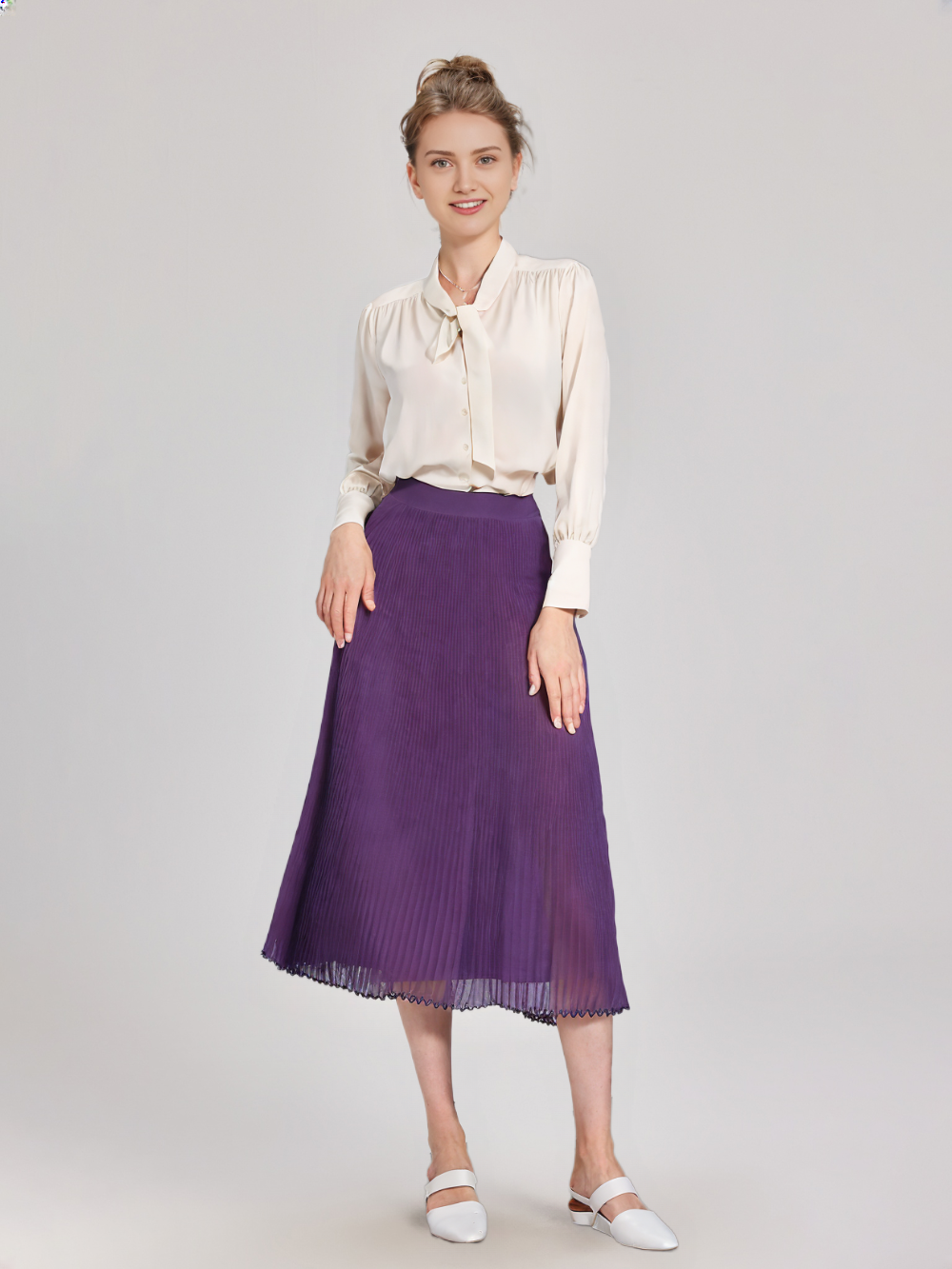 Women's  elegant pleated skirt