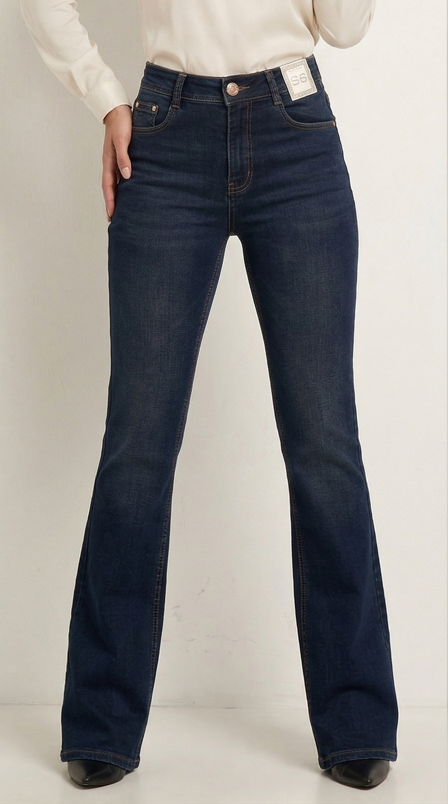 QUEEN WOMEN's Jeans