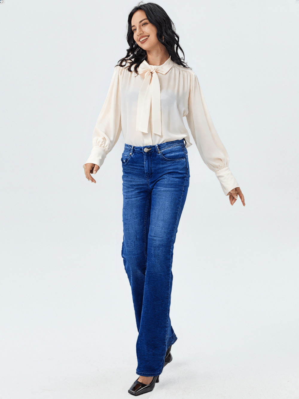 RECAP Women's Straight Fit Mist Wash Jeans