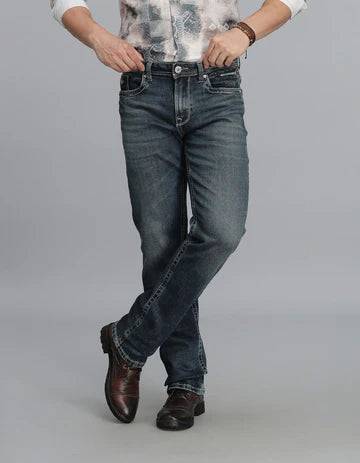 Med Blue 5 Pocket Midrise, Comfort And Straight Fit jeans